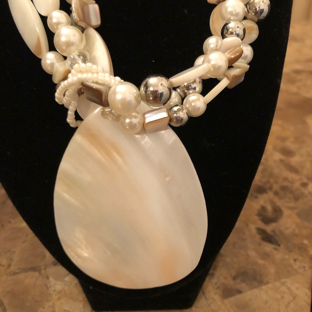 Shell necklace - Picture 2 of 8